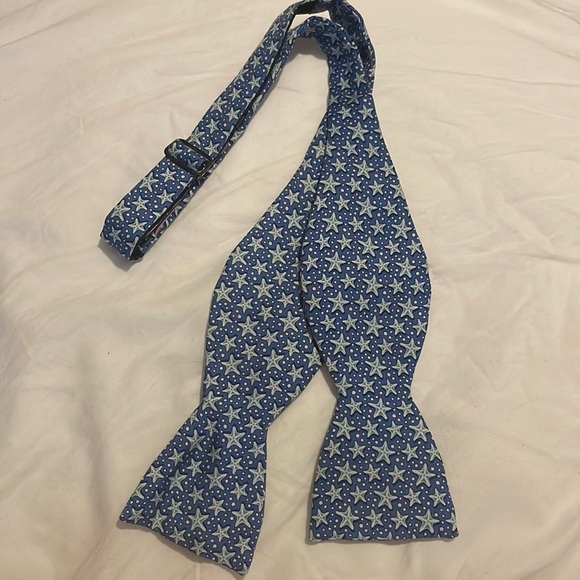 Vineyard Vines Other - Vineyard Vines Blue Starfish Adjustable Bow Tie Silk